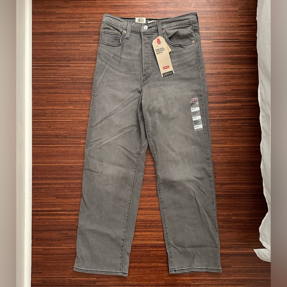 NWT Levi’s Ribcage Straight Ankle Jean Grey 28w x 27l